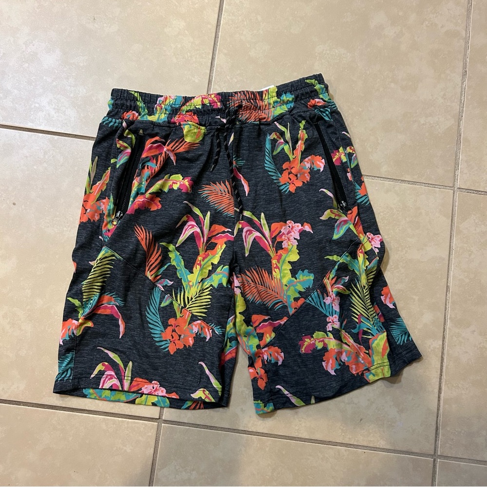 Tropical Floral Men's Shorts Medium Front and back pockets